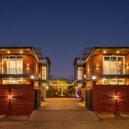 Saffronstays Calvin - 3 Bedroom Pool Villa In לונבלה מראה חיצוני תמונה