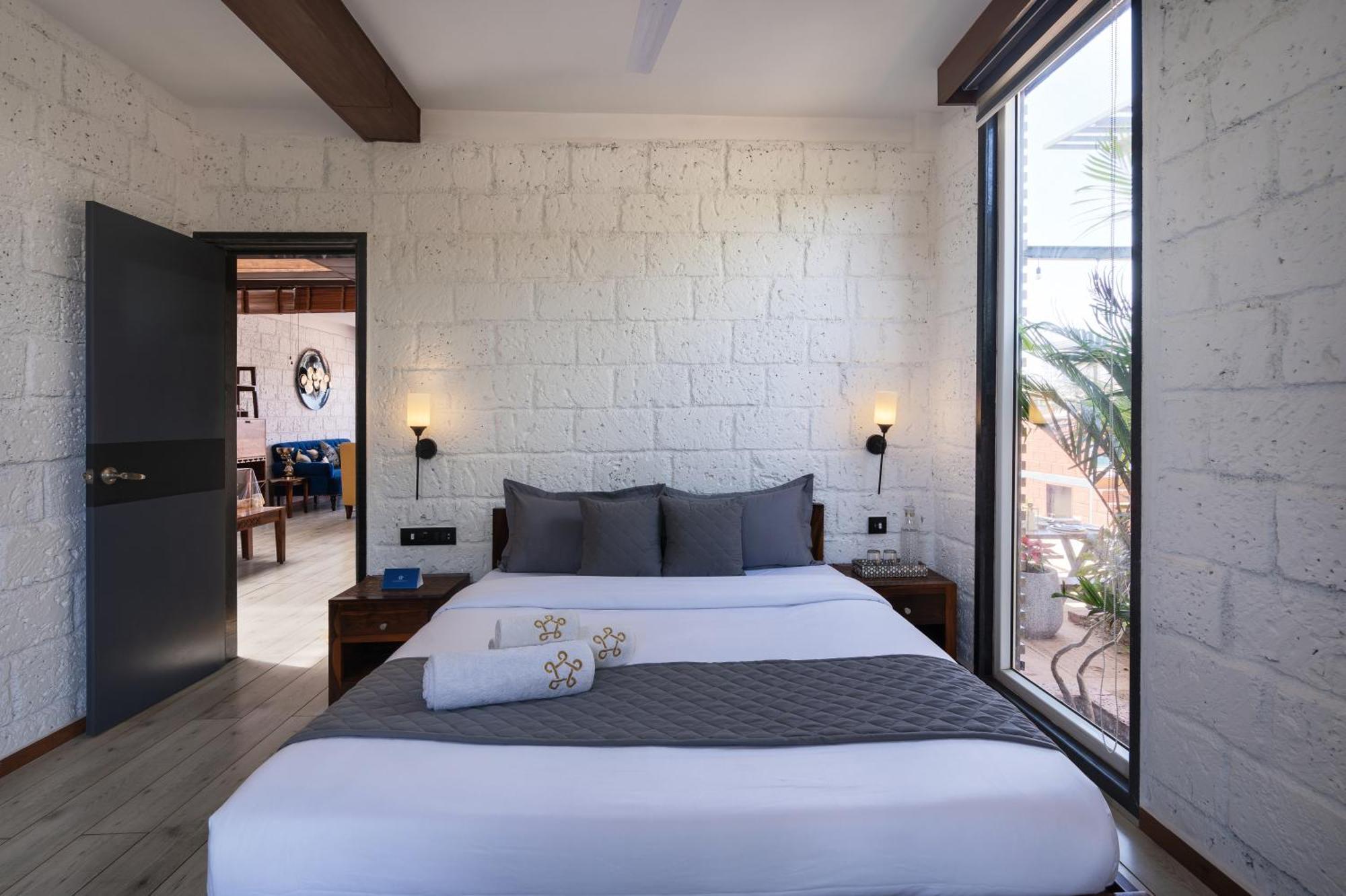 Saffronstays Calvin - 3 Bedroom Pool Villa In לונבלה מראה חיצוני תמונה